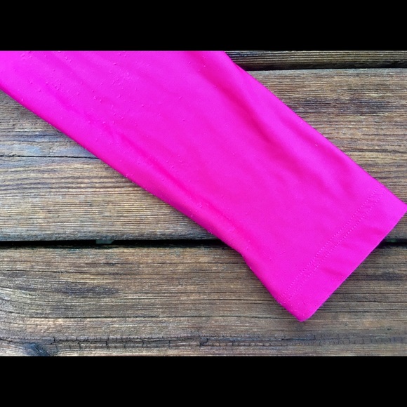 UA Compression HeatGear V-Neck - Picture 4 of 4